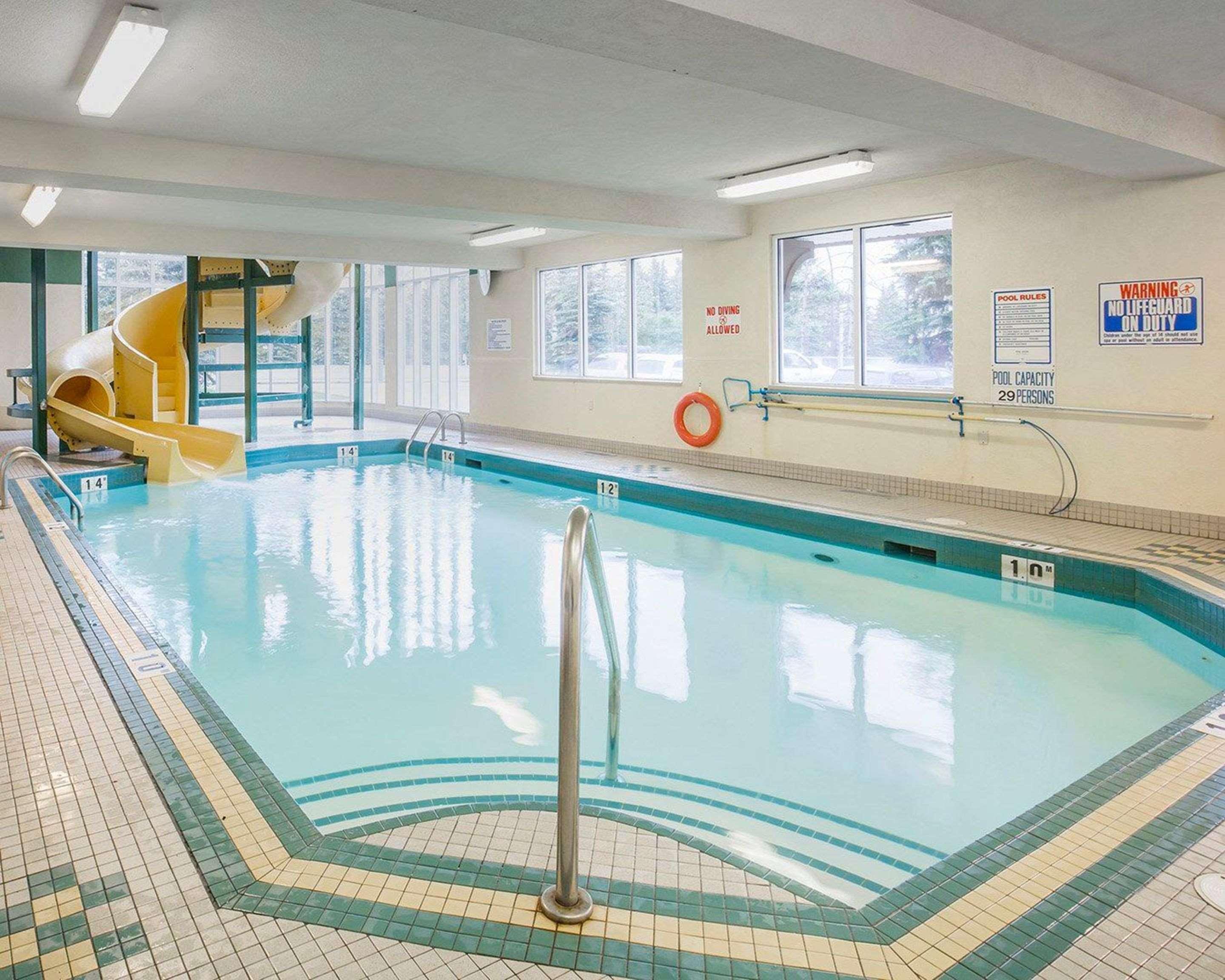 Comfort Inn & Suites University Calgary Bagian luar foto