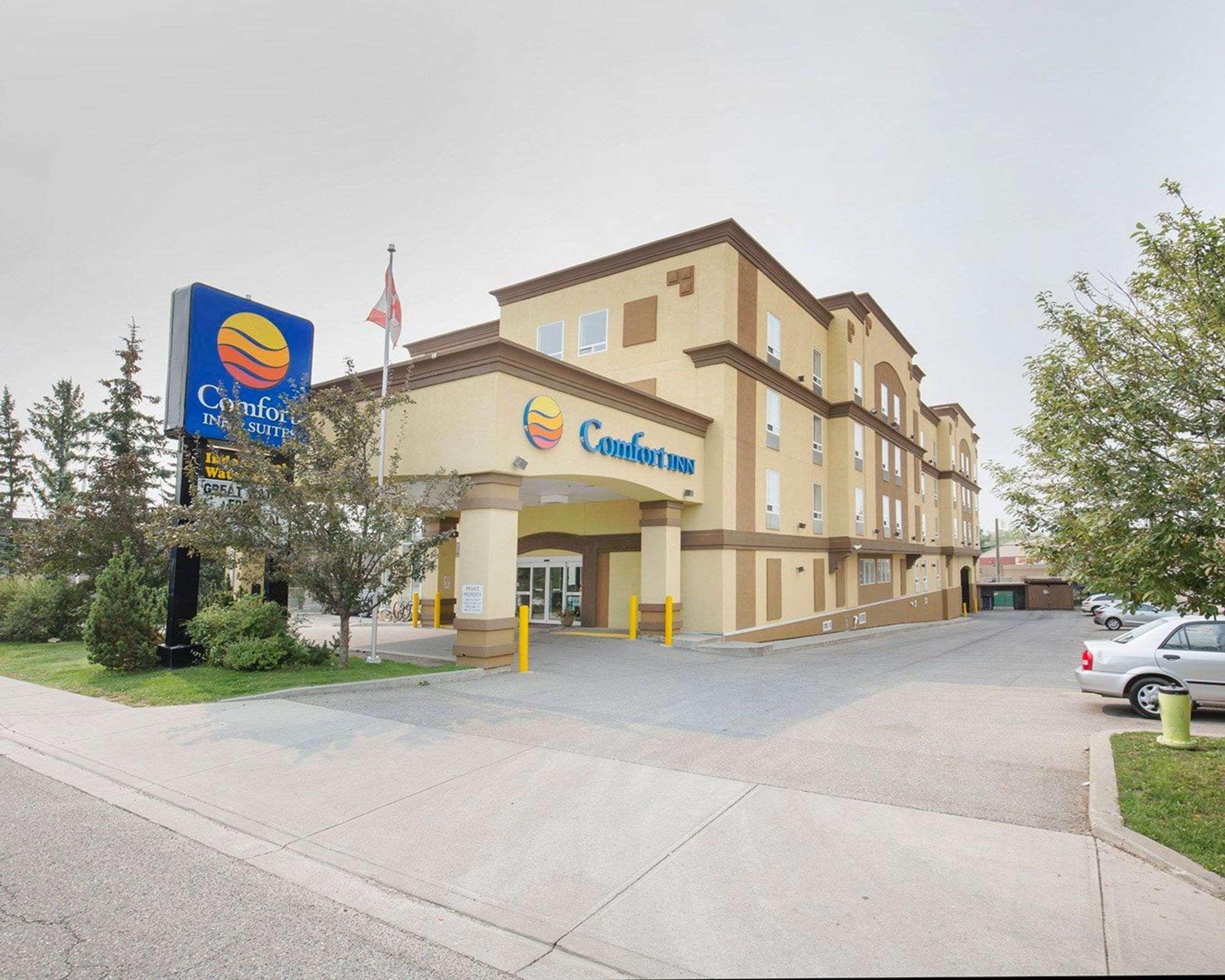 Comfort Inn & Suites University Calgary Bagian luar foto