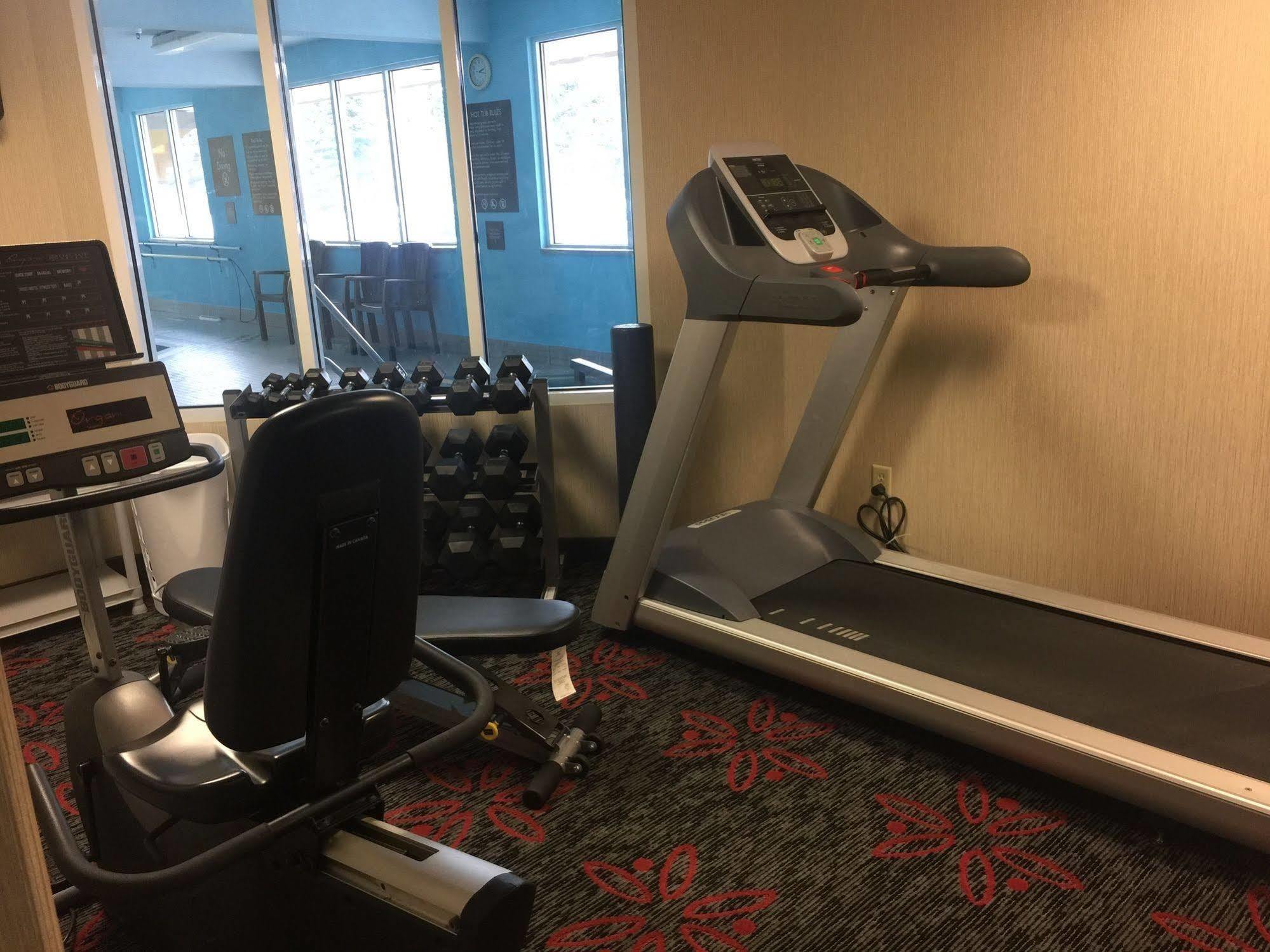 Comfort Inn & Suites University Calgary Bagian luar foto