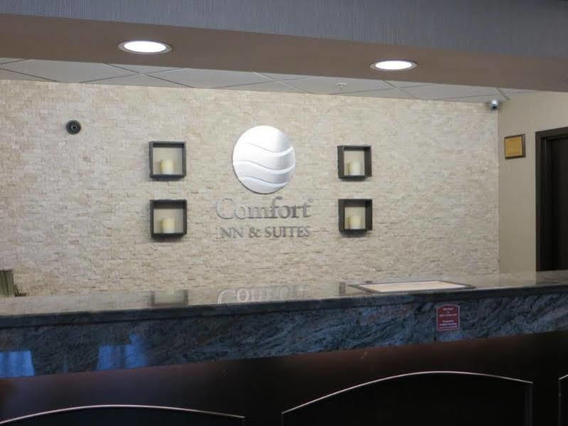 Comfort Inn & Suites University Calgary Bagian luar foto