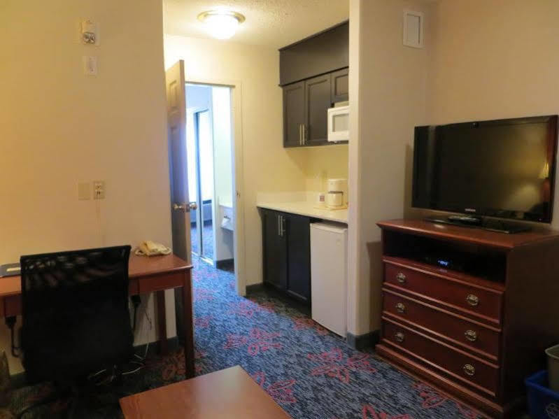 Comfort Inn & Suites University Calgary Bagian luar foto